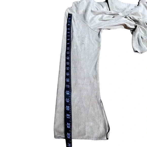 VINTAGE MAXSTUDIO Faux Suede 90s Y2K Beige Chamois Flare Sleeve Blouse SZ: L - Picture 9 of 10